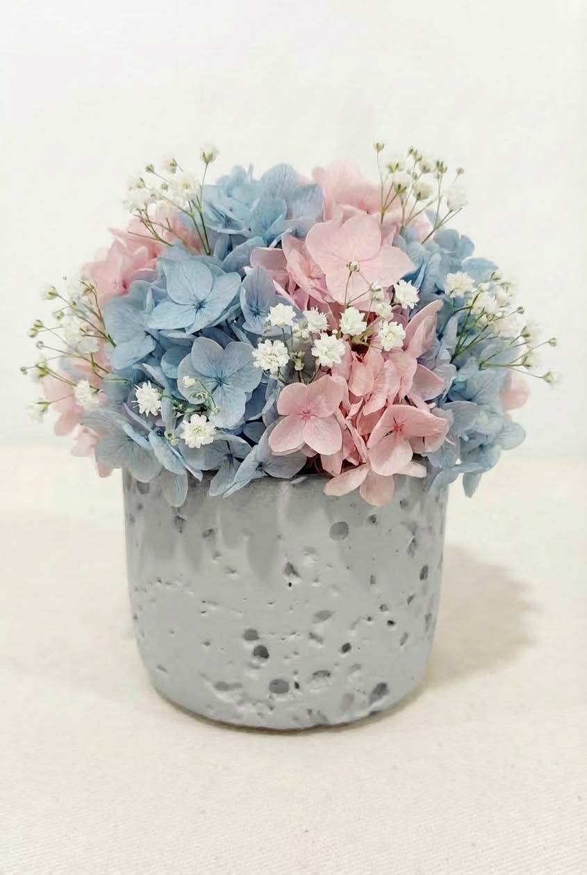 Preserved Hydrangea Floral Arrangement – Minimalist Decorative Eternal Flower